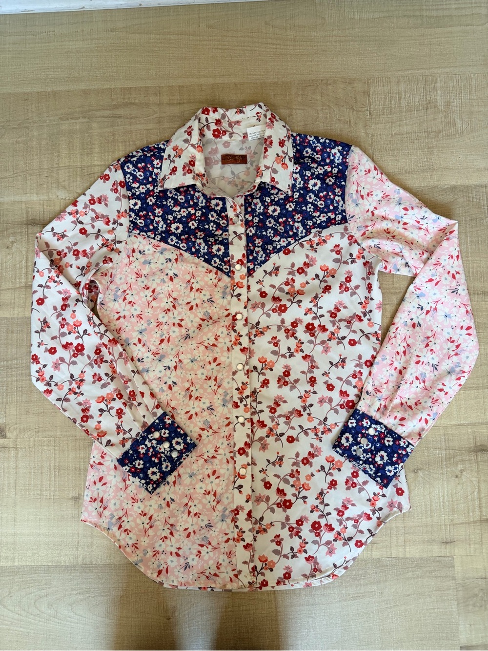 Scully Women's Floral Patchwork Pearl Snap Western Shirt size Small